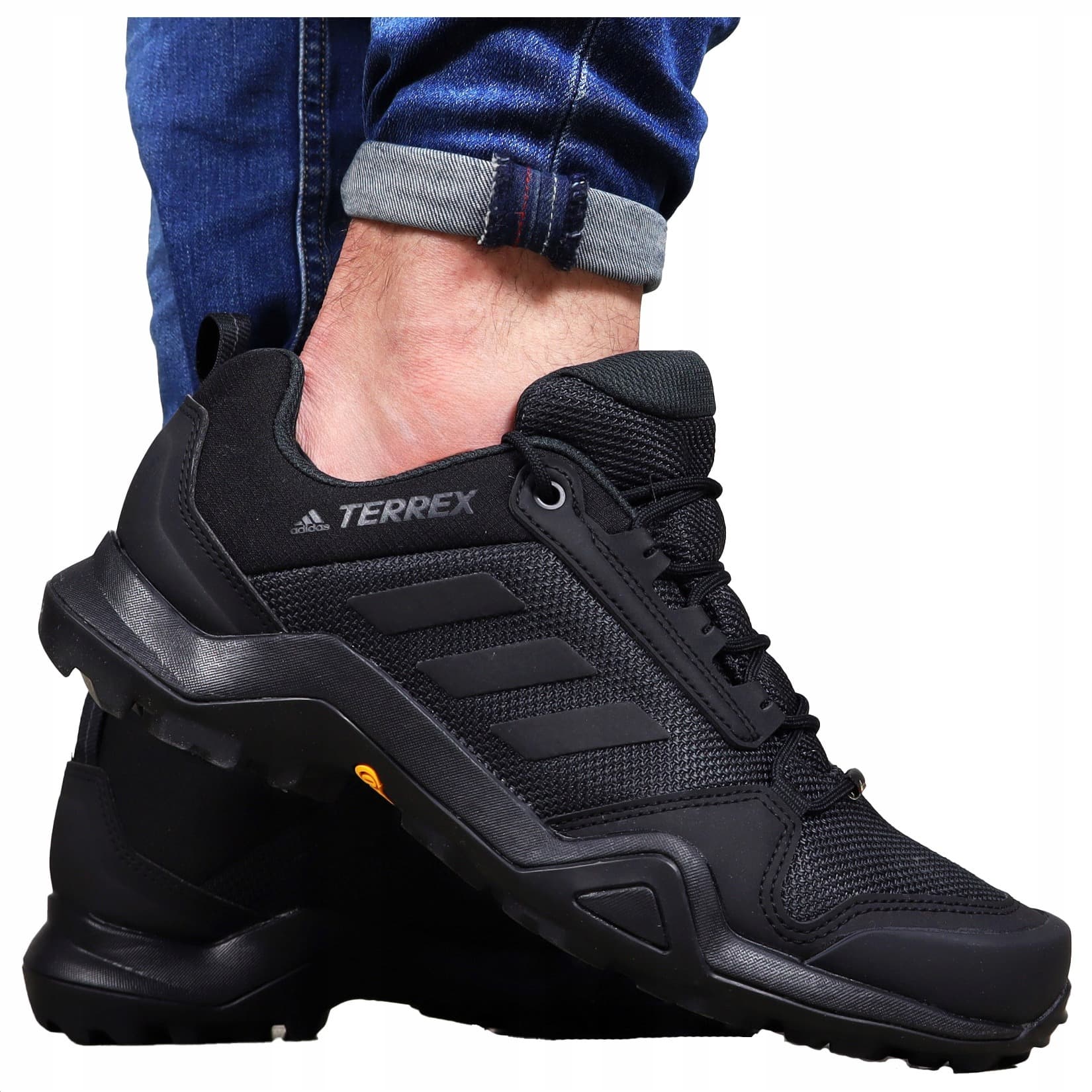 Buty trekkingowe adidas TERREX Skychaser Tech Mid GTX - czarne/piaskowe/pomarańczowe