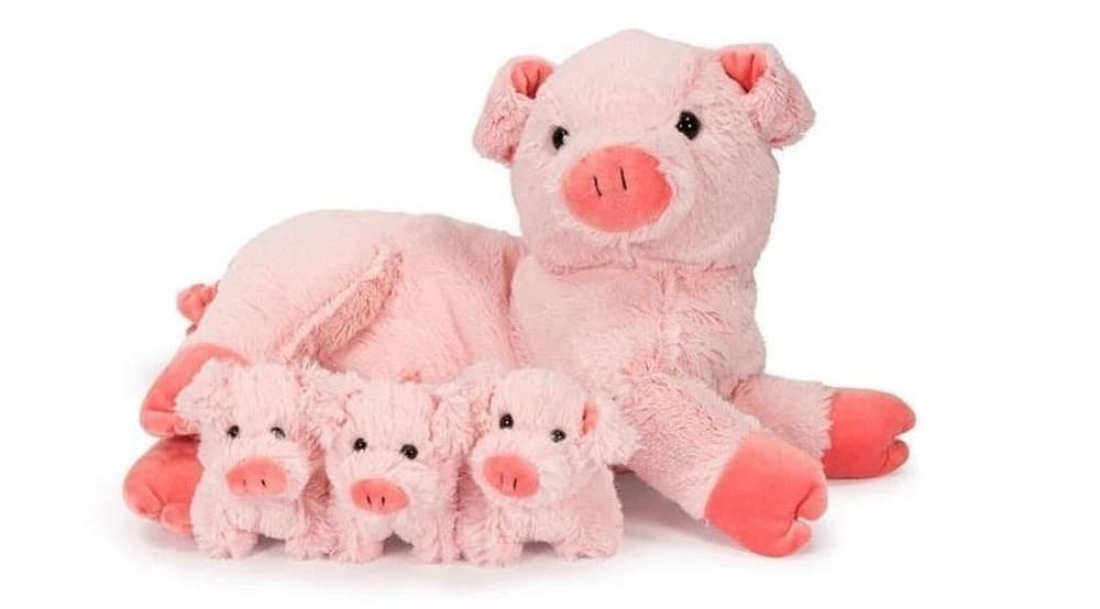 Pluszowa mama świnka z trzema małymi świnkami