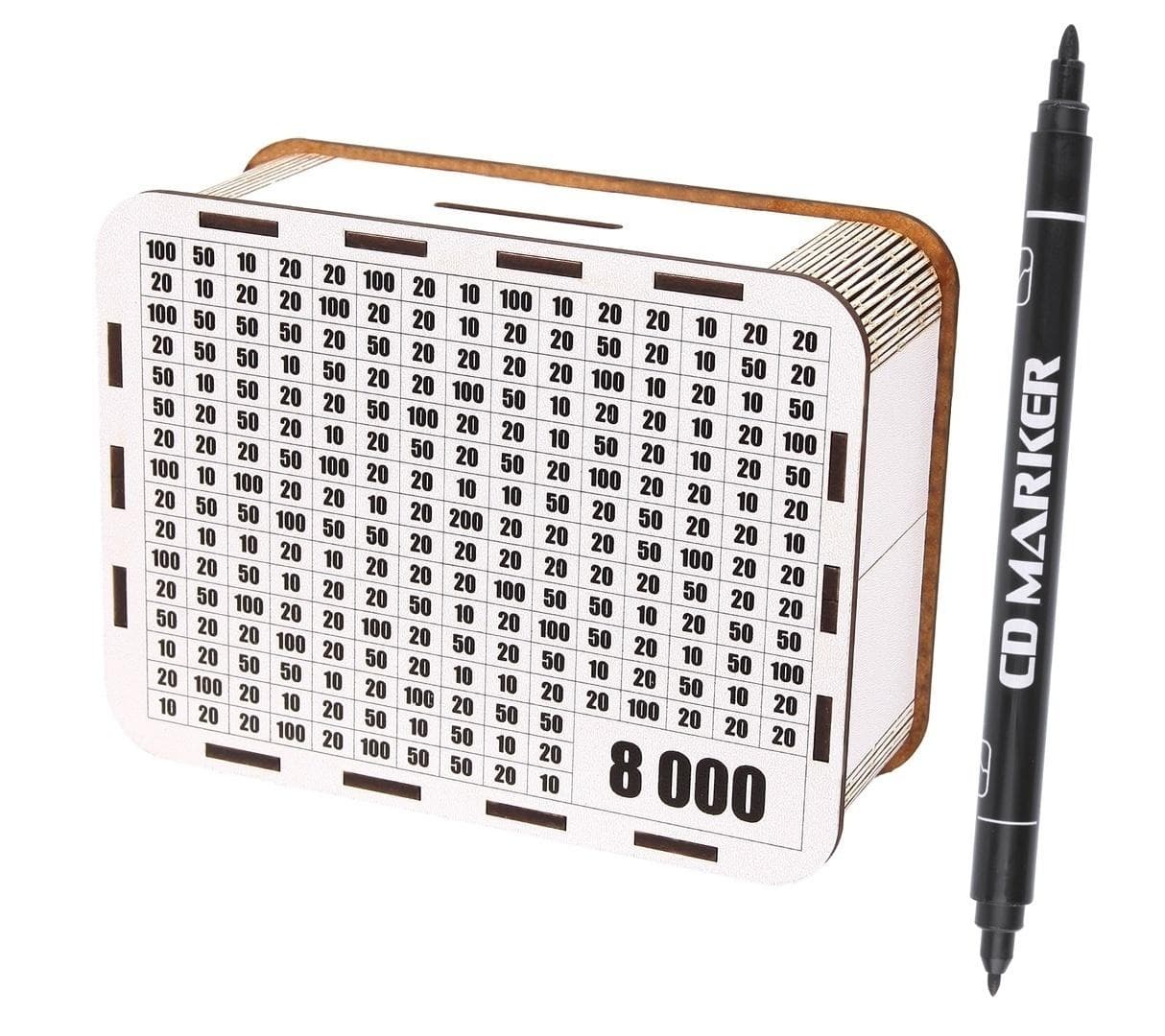 Skarbonka drewniana z grafiką celu 8000 zł i markerem